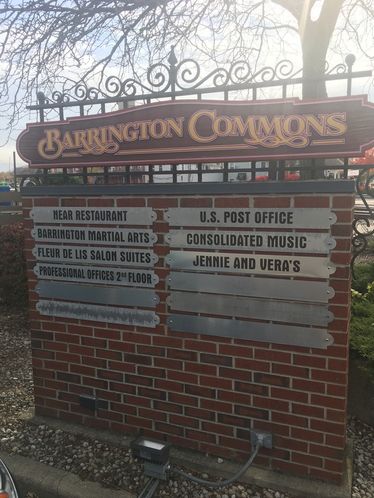 108-110 Barrington Commons Ct, Barrington, IL 60010